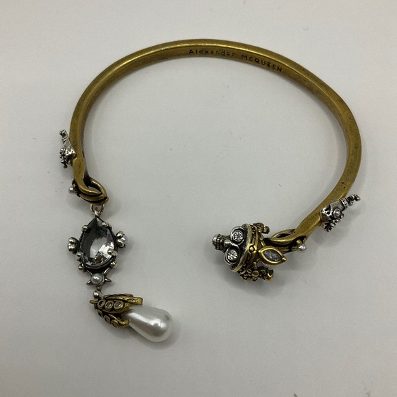 Alexander McQueen Jewelry - Alexander McQueen Bracelet Bangle Twin Skull Hands Gold Tone Slim Wrist …